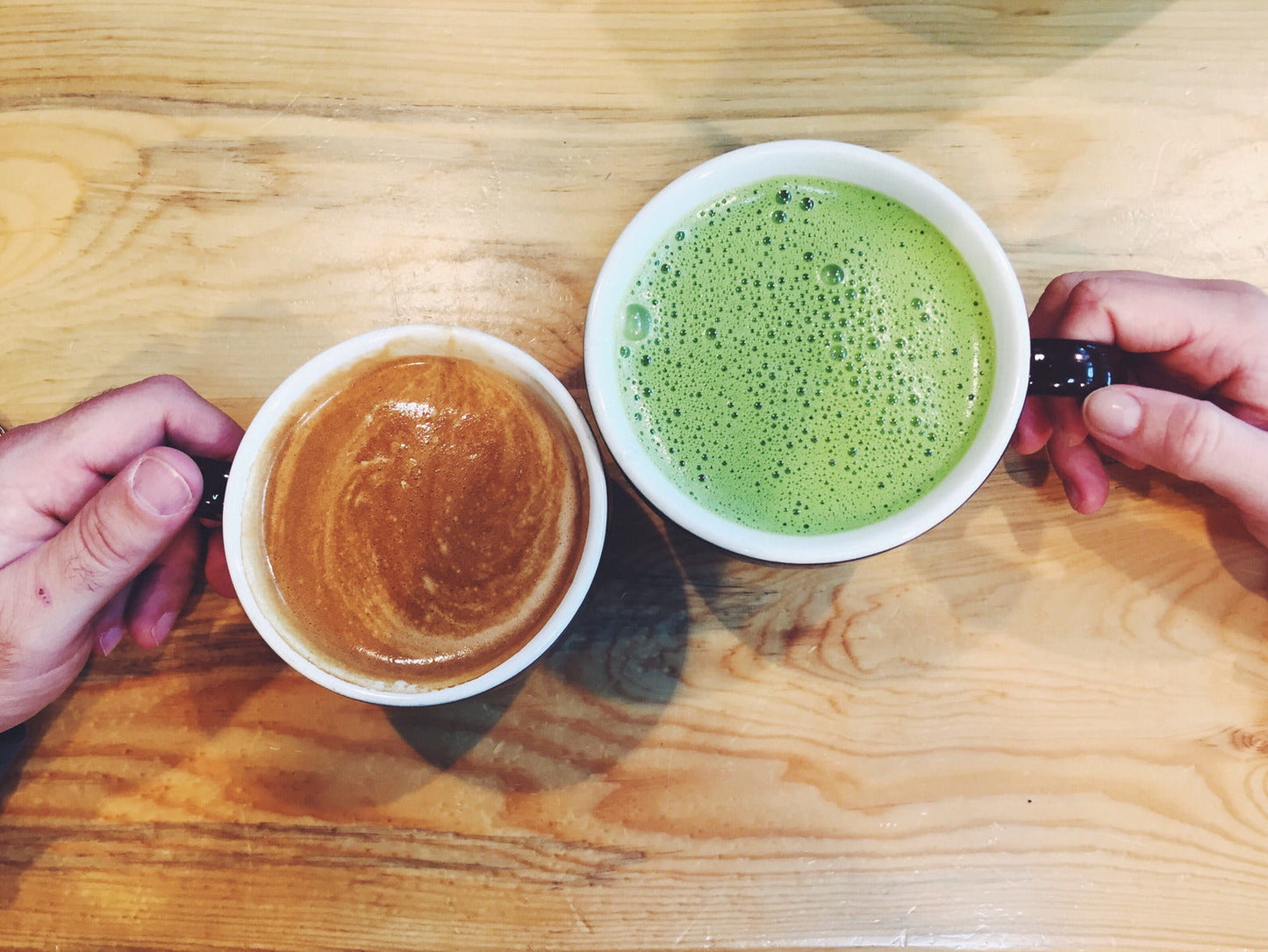 Matcha oder Kaffee – Unterschiede bei Koffein, Geschmack und Zubereitung